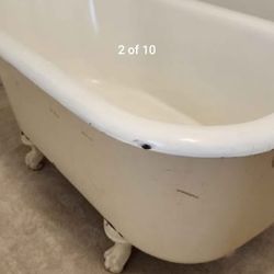 Claw Foot Tub, Beautiful Vintage
Circa 1909, Antique Shower