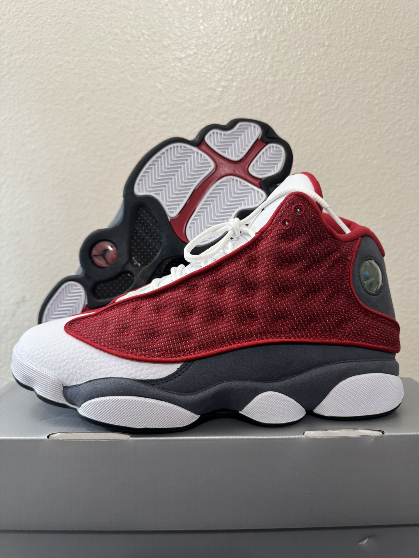 Jordan 13 Retro Red/White DJ8952-600 Size 8.5 Men VNDS Worn Once Excellent Clean