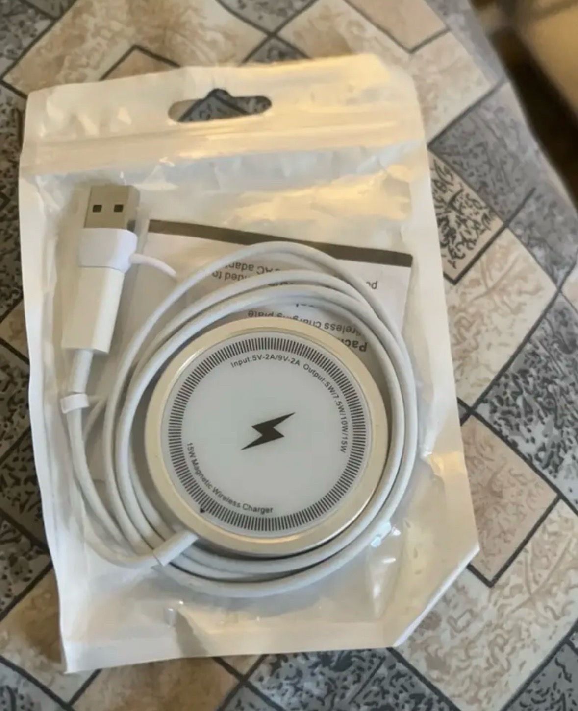 iPhone Magnetic Charger