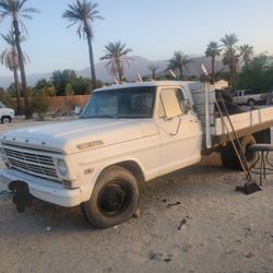1968 Ford 350  Flatbed