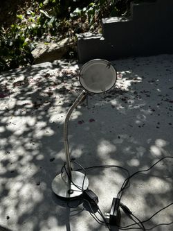 Berry Essa delighs Junior Flex lamp