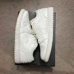 Air Jordan 1 Low - Triple White size 9.5 M