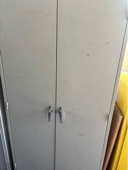 Storage cabinet
