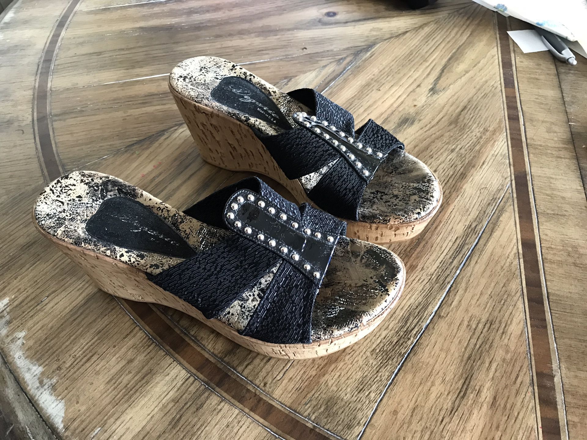 Black wedge women’s shoes. Size 36 (US size 5.5 to 6)