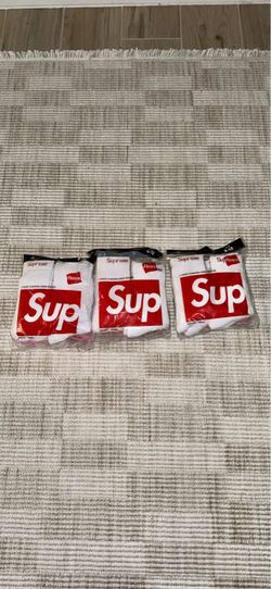 Supreme x Hanes Crew Socks 3 Packs