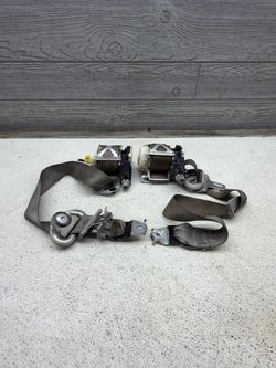 2010-2014 Chevy Tahoe Front Seat Belts OEM