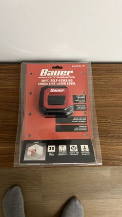 Self-leveling cross line laser lever