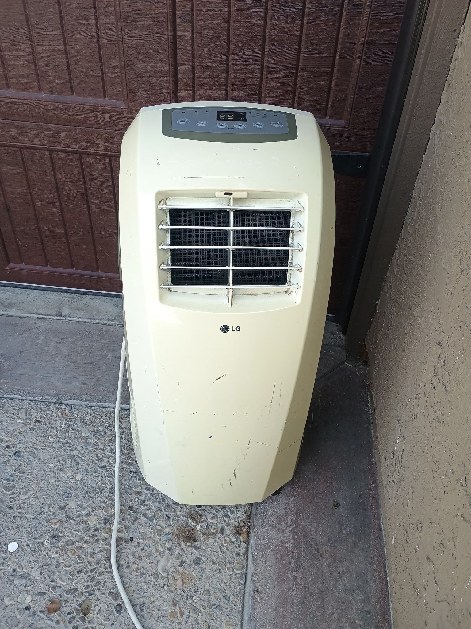 LG AIR CONDITIONER
