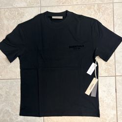 Black Essential shirt size Small brand new