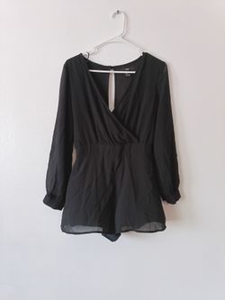 XXI Black Long-Sleeve  Romper with Keyhole Back Sz. Small Women's