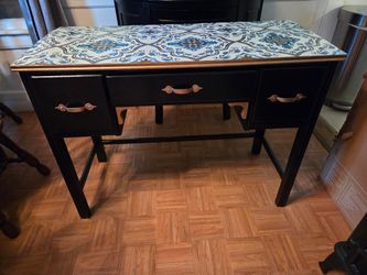 Nice Three Drawer Wooden Desk