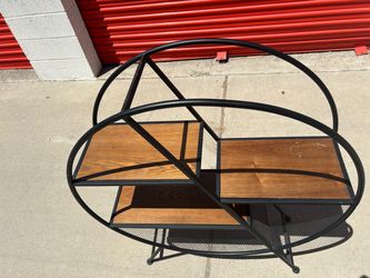 Round decorative shelf