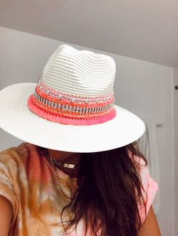 Pink handmade hat (YnoaDesigns)