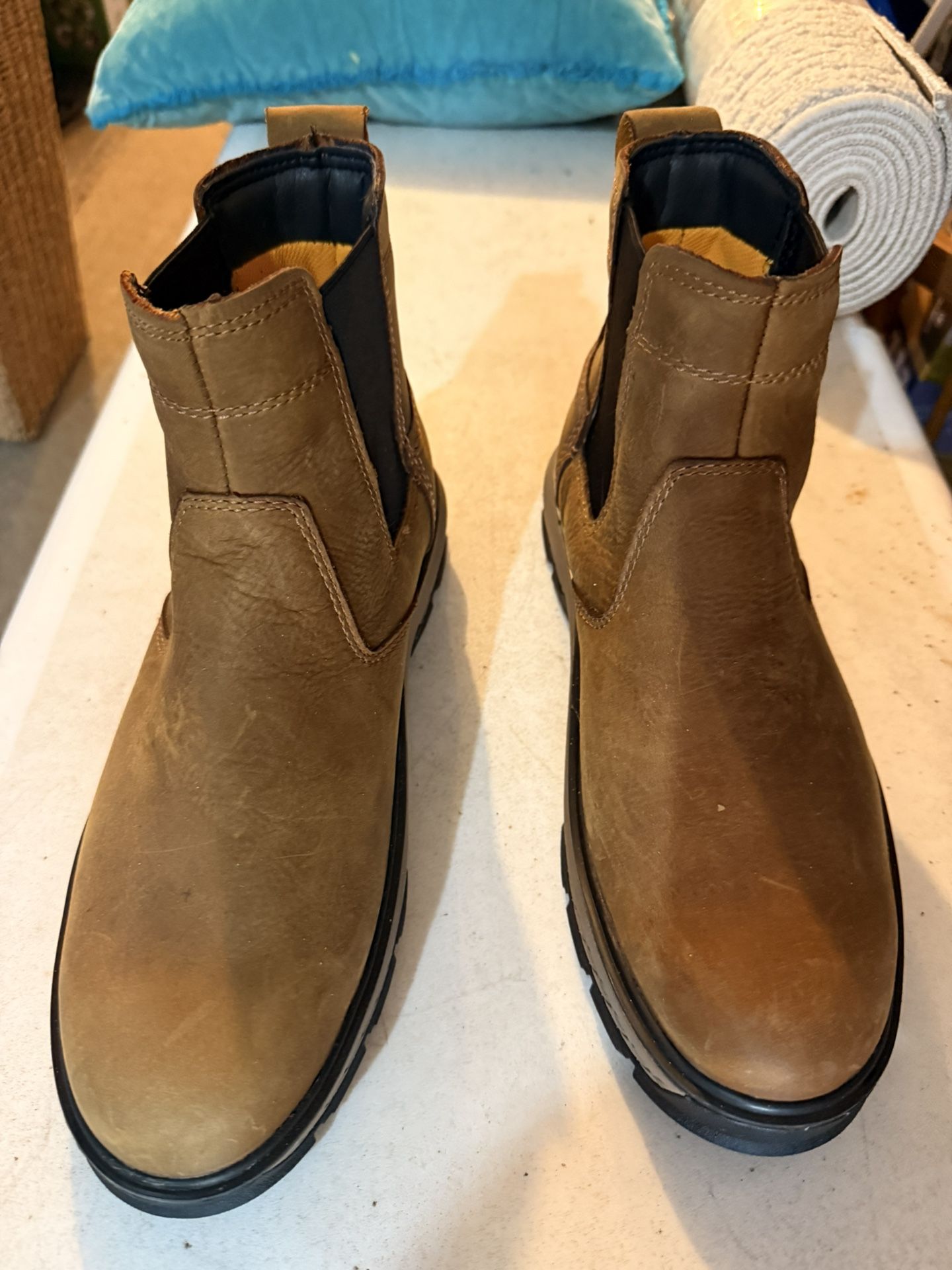 New CAT Mens Boots 11 1/2 M