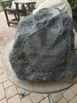 Speakers Outdoor Rock KLH 100 Watt RSP800 no box