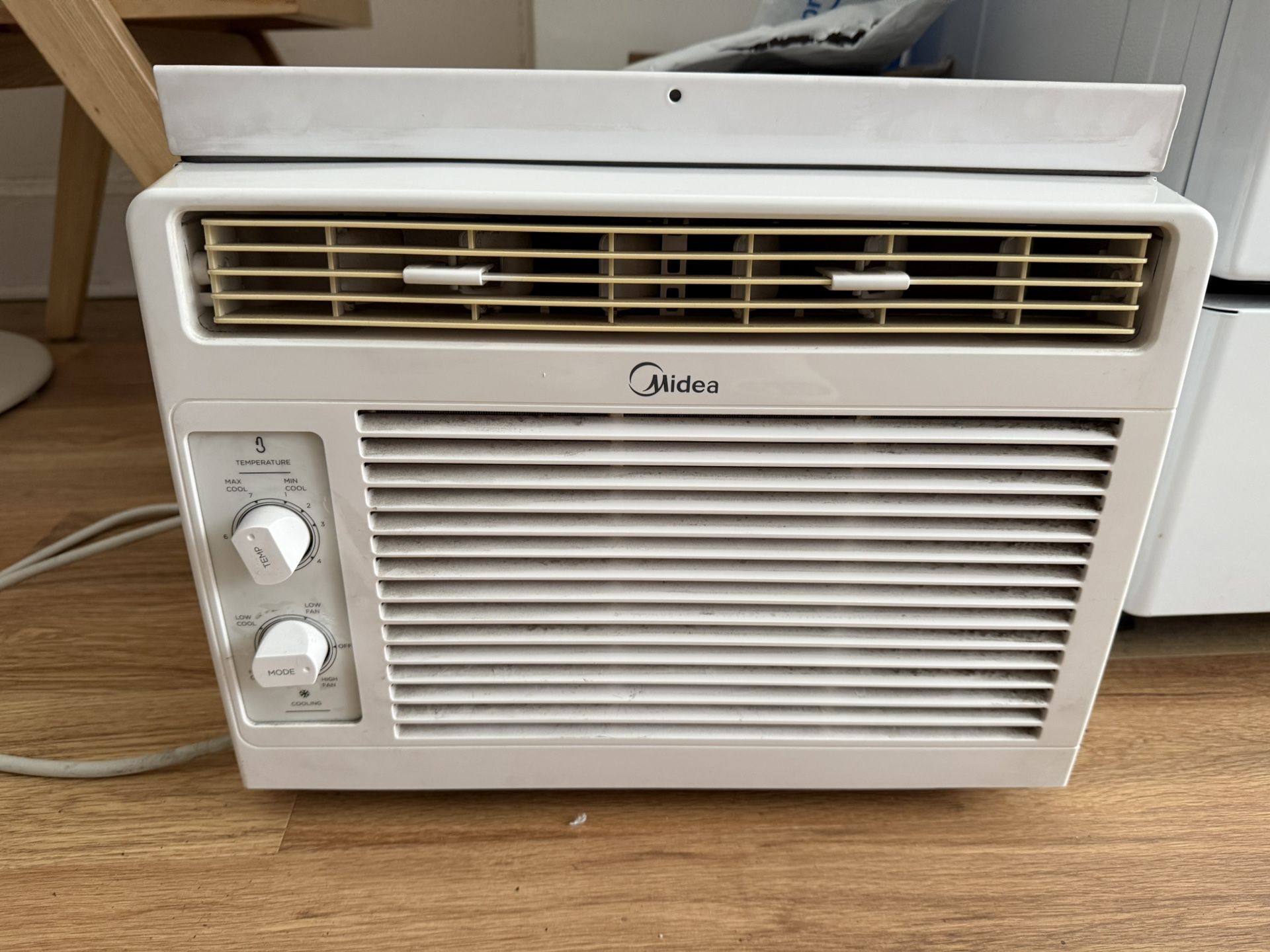 Midea 5,000 BTU 115V Mechanical Window Air Conditioner, MAW05M1WWT
