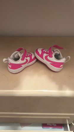 Pink Nike dunks kids