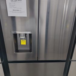 $2299(MSRP$4199) LG 3 Door French Door Refrigerator with Tall Ice and Water Dispenser And 2 Crisper Drawers