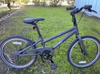 Kids bike 20 inches( Co-op Cycles REV 20 bike)