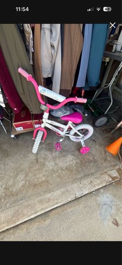 Free kids huffy bike w flat tires