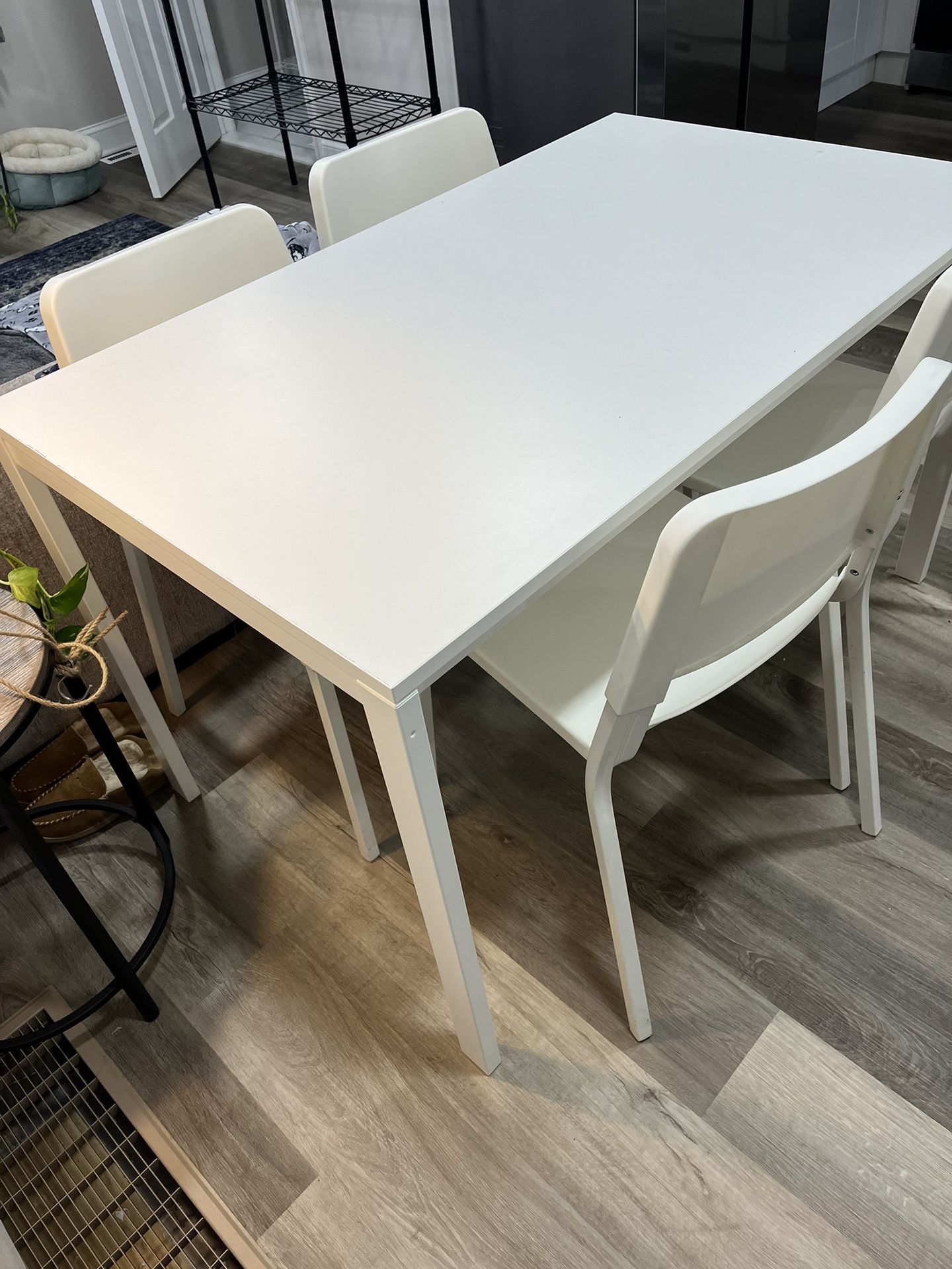 White IKEA Kitchen Table and Chairs 