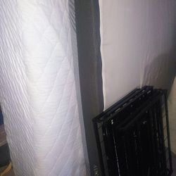 Queen Mattresses With Single Folding Metal Bed Frame