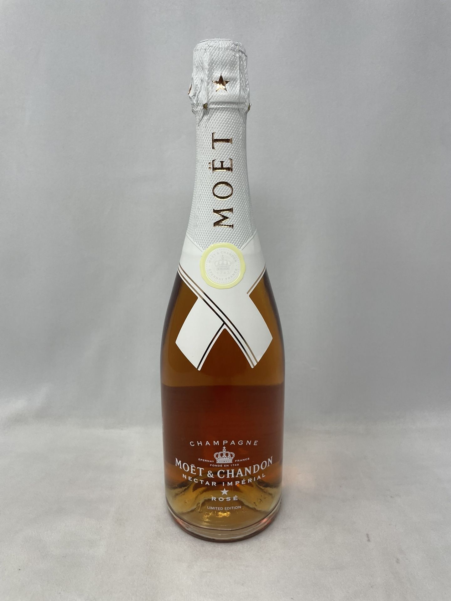 Limited Edition Off White Virgil Abloh X Moët Chandon “Do Not Drop”  Champagne for Sale in Lake View Terrace, CA - OfferUp