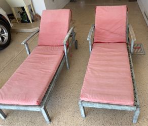 Patio lounge chairs