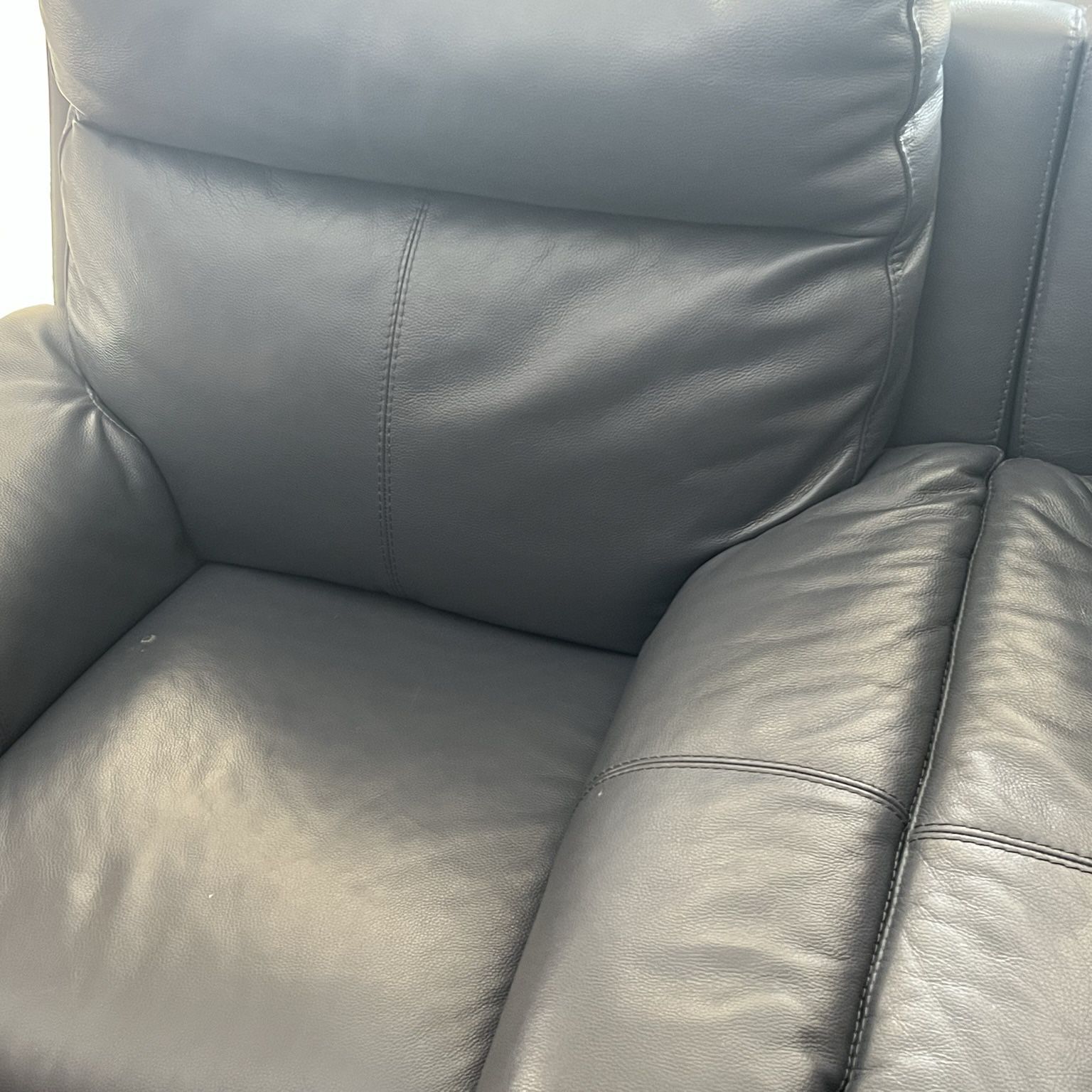 Sofa Offering we 5 recliners