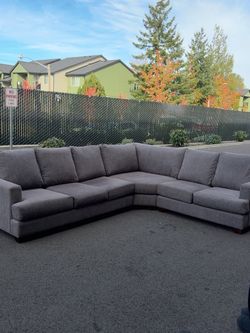Large Gray Sectional Couch – Clean & Comfortable