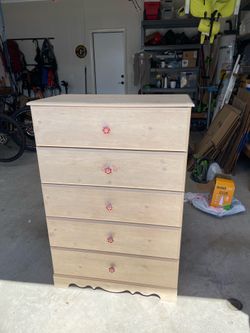 Chest of drawers