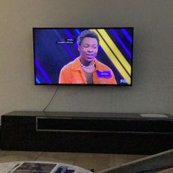 60” Samsung  Smart TV