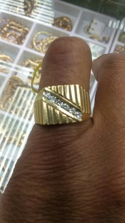 14k Gold diamond ring 7.6 grams. 50 ct diamonds special price