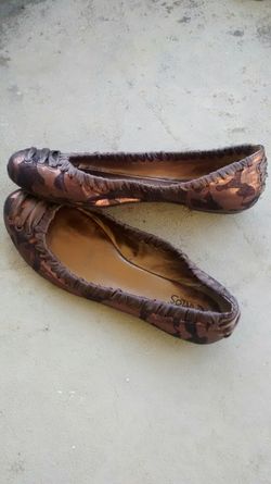 Woman's shoes size 61/2