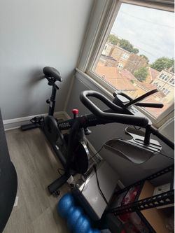 Stationary fitness bike