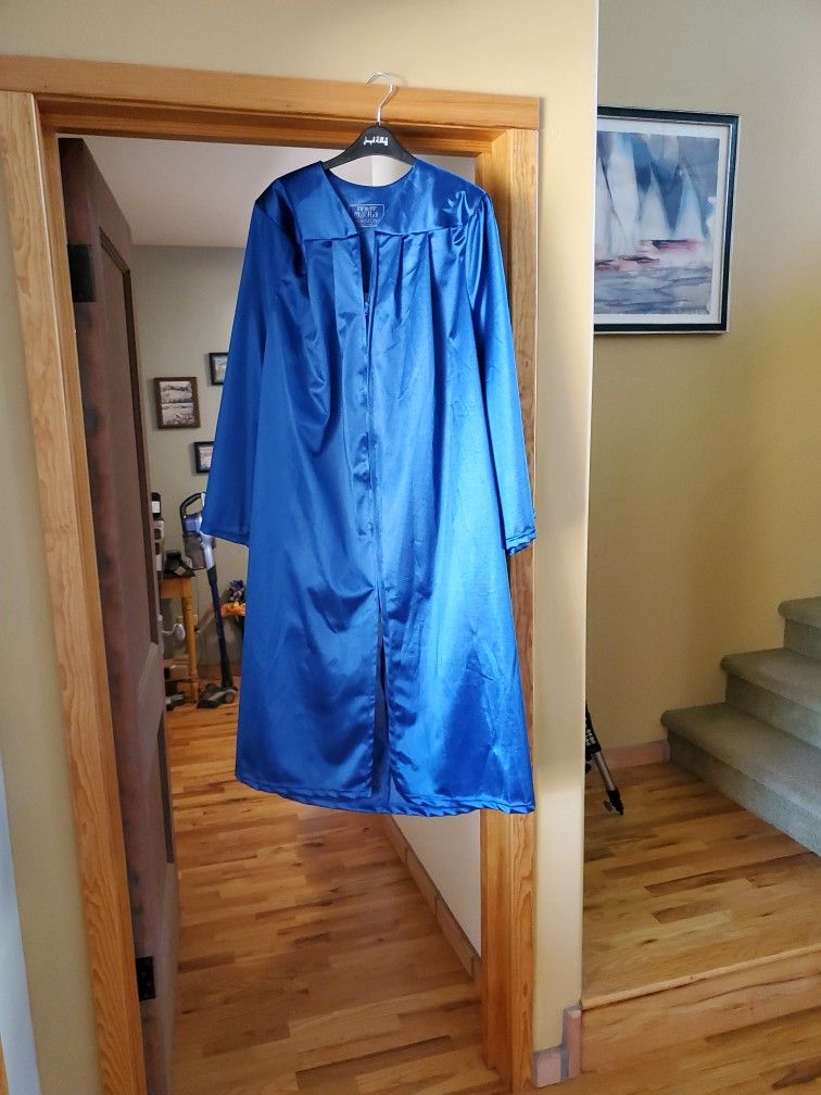 Royal Blue Graduation Gown 5'6 - 5'8 VGU