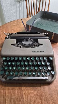 Portable typewriter