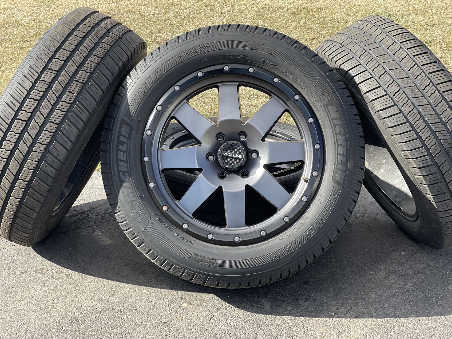 Like NEW Raceline 20” Ford F-150 Wheels Expedition 6x135 rims F150 tires 275/55R20 Michelin