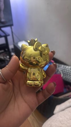Hello Kitty Burger King Gold