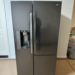 LG Refrigerator (1 Month Warranty)