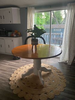 Round Table