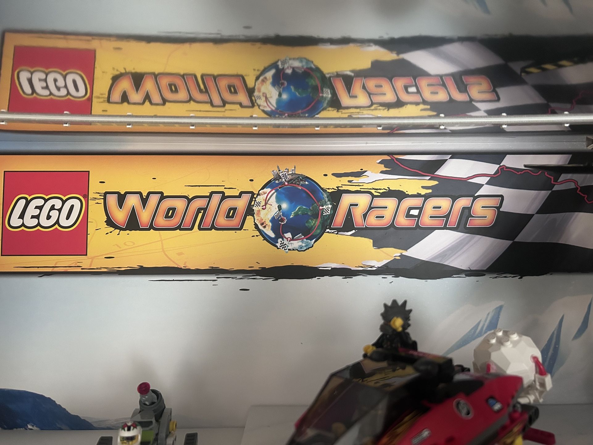 (world Racers) Lego Store Display