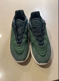 Men’s Size 9.5 Two Tone Green And Tan Adidas Ozelia.