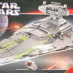 LEGO Star Wars: Imperial Star Destroyer (6211) Manuals & Minifigs, 99% Complete
