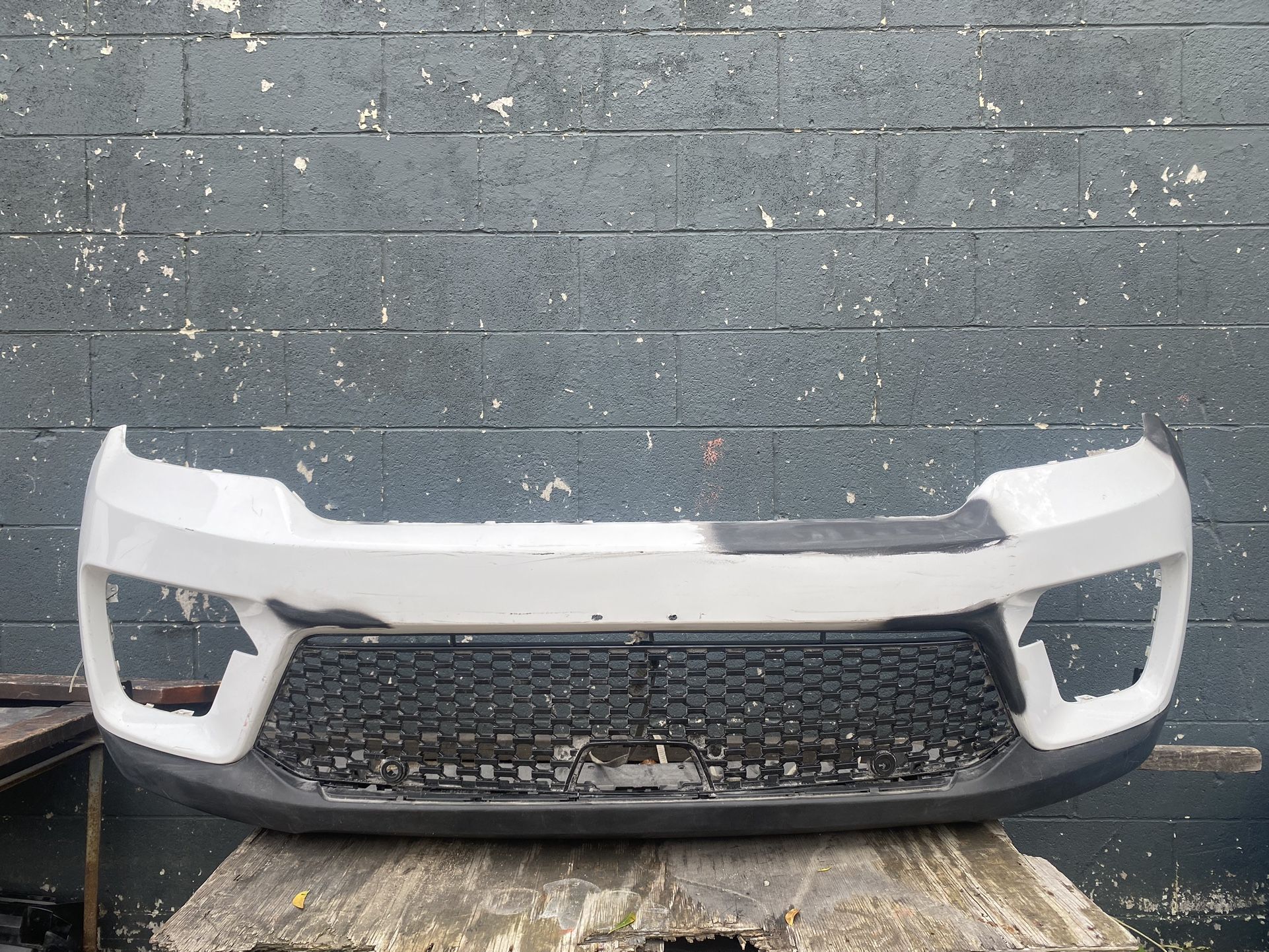 2022-2025 jeep grand cherokee limited front bumper