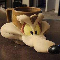 Vintage Wiley Wile E Coyote Mug Cup Warner Bros Looney Tunes Plastic 3D