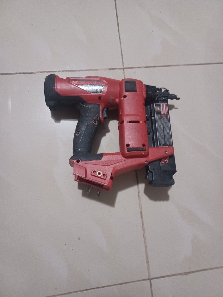 Milwaukee M18 Fuil Finish Nailer 16 Gauge Used In Great Condition No Vattery