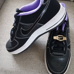 Big Kid's Nike Air Force 1 LV8 Size 4Y