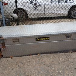 HUSKY DIAMOND PLATE TOOL BOX.