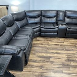 Power Reclining Sectional 